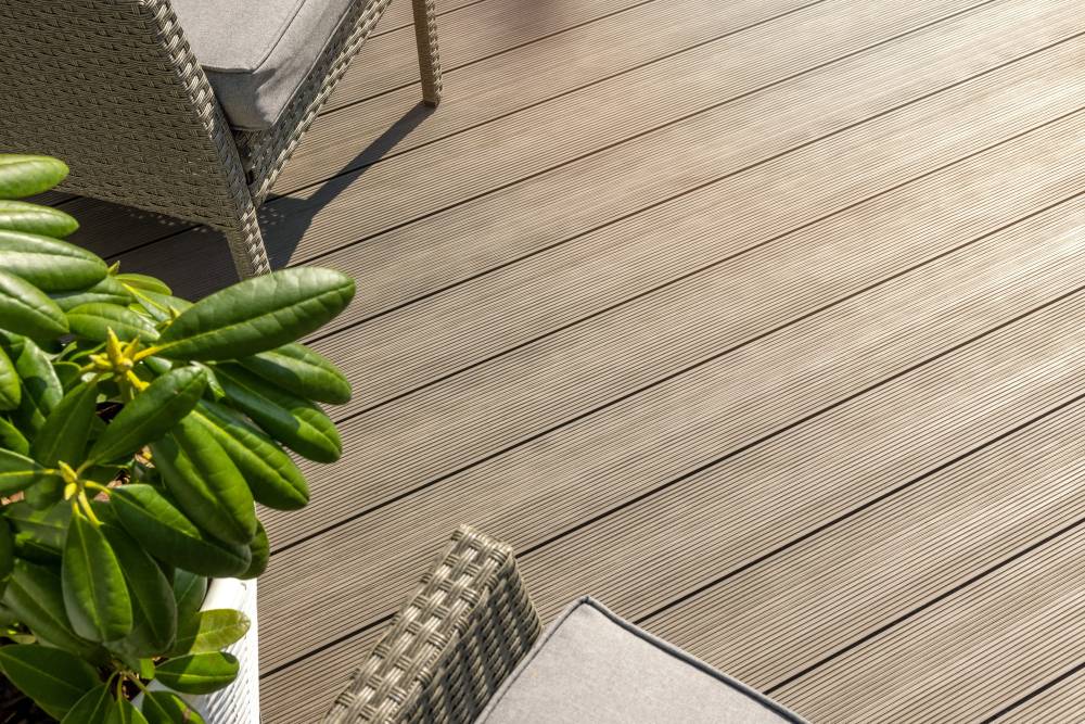 terrasse en bois composite près de Neuilly-sur-Seine